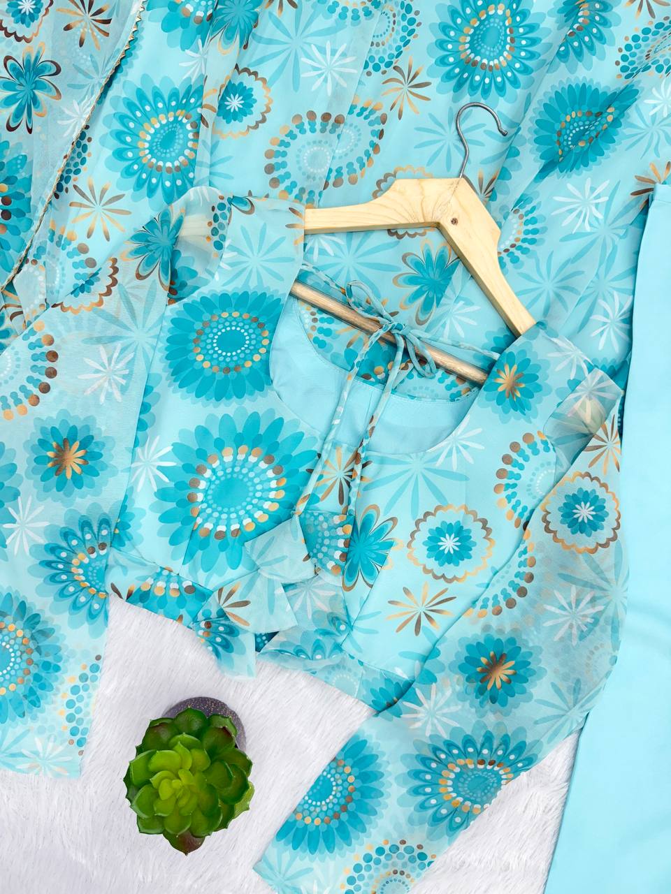 Kalicutt Anarkali Suit with Organza Dupatta