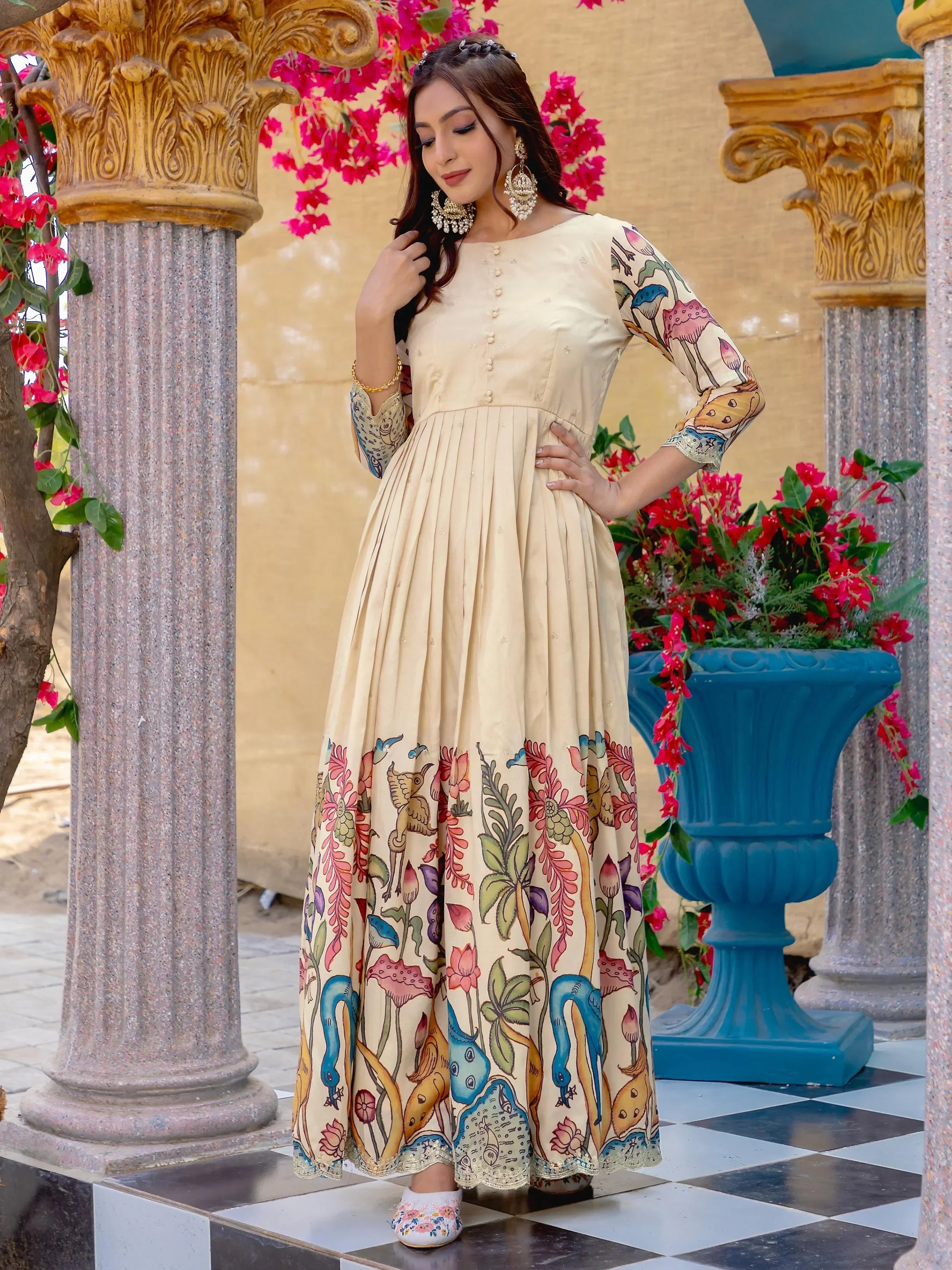 Cream Mesmerizing Silk Printed Traditional Gown