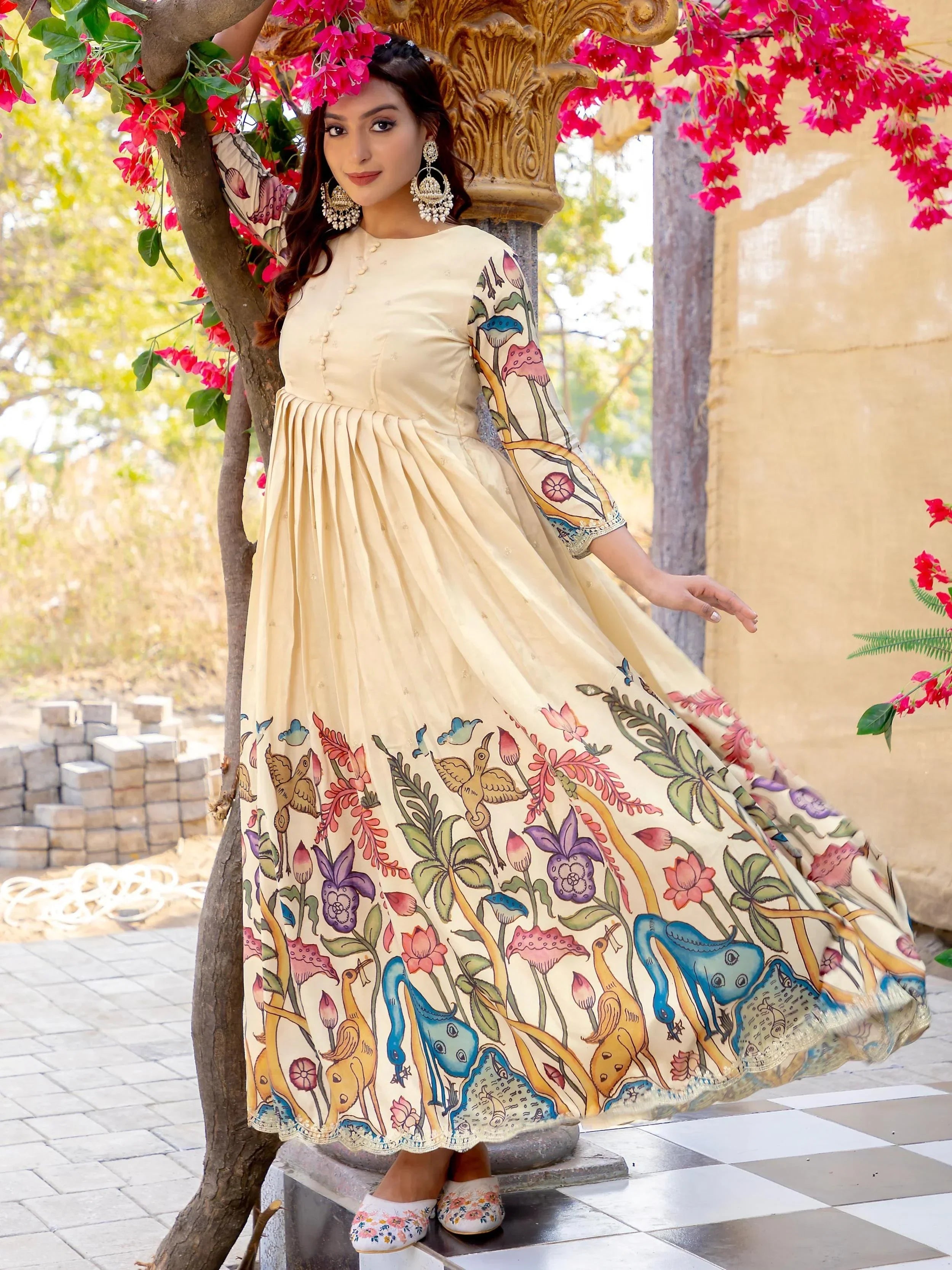 Cream Mesmerizing Silk Printed Traditional Gown