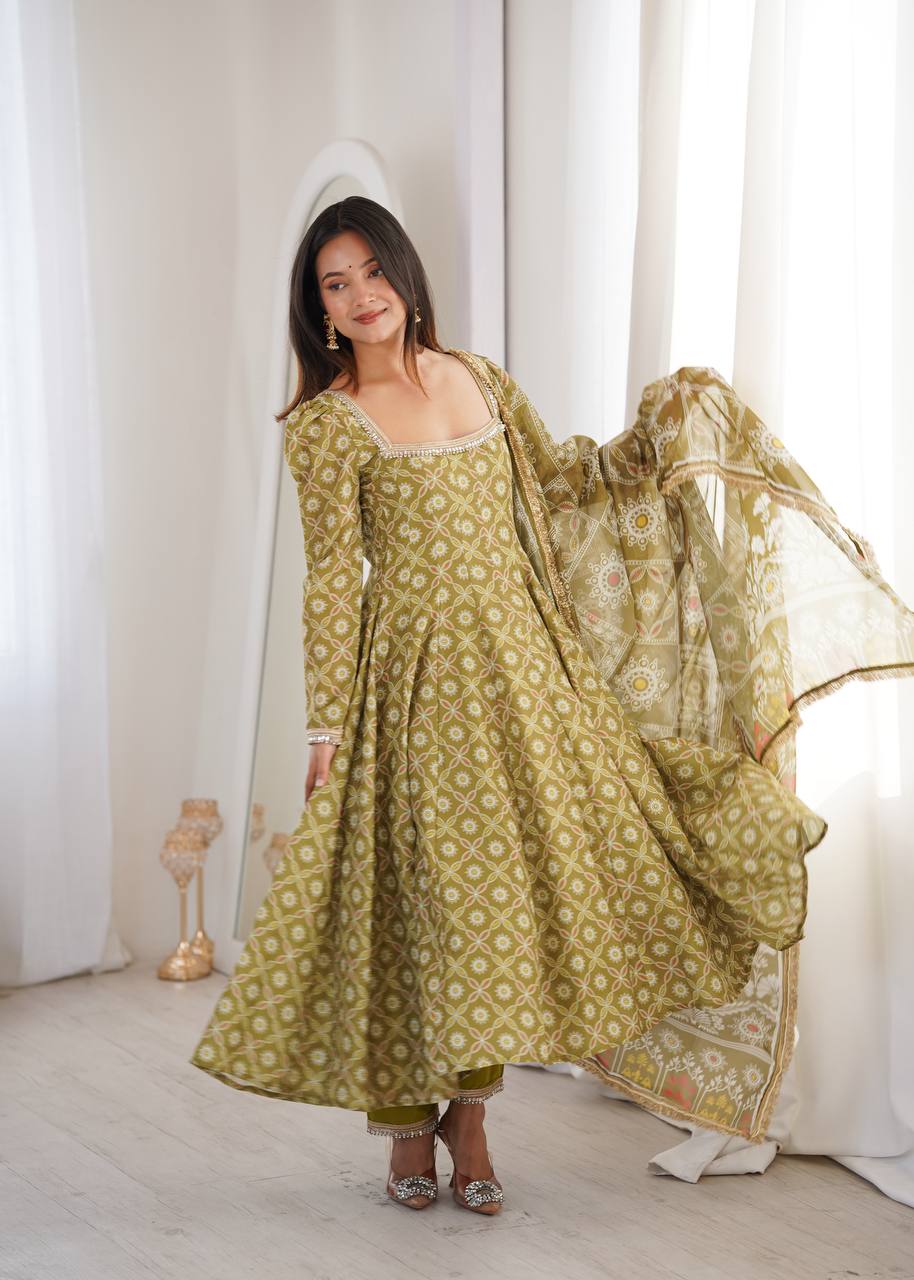 Printed Maslin Gown with Mirror Lace Work and Organza Dupatta