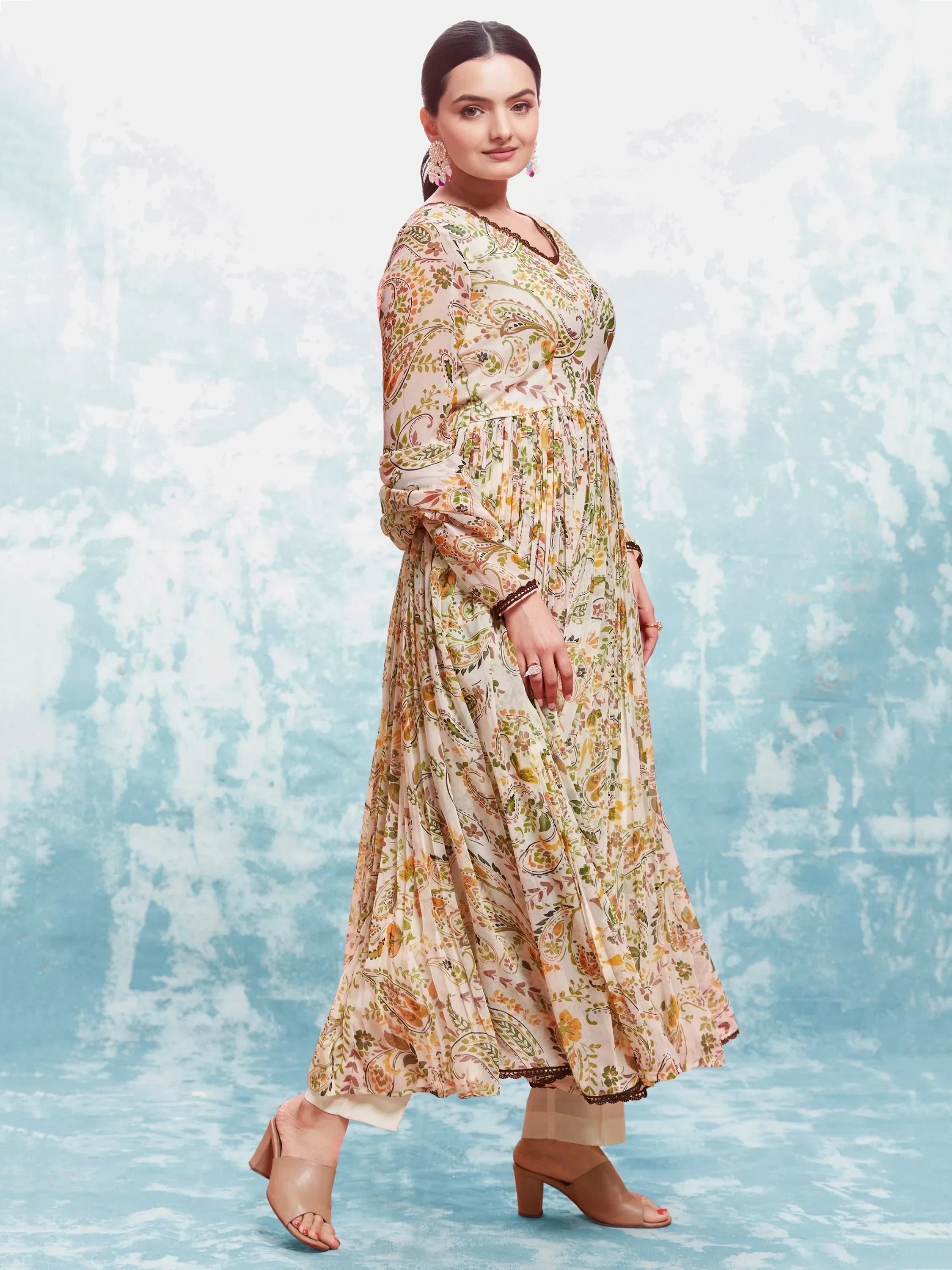 Dazzling Off-White Digital Printed Georgette Traditional Salwar Suit